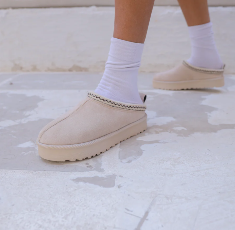 Toasty Trail Winter Mules - Beige