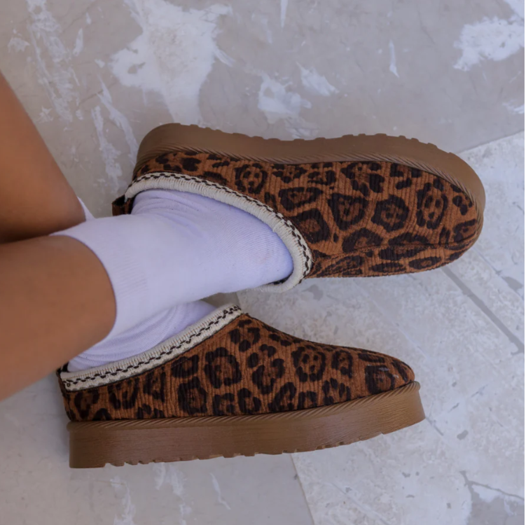 Toasty Trail Winter Mules - Dark Leopard